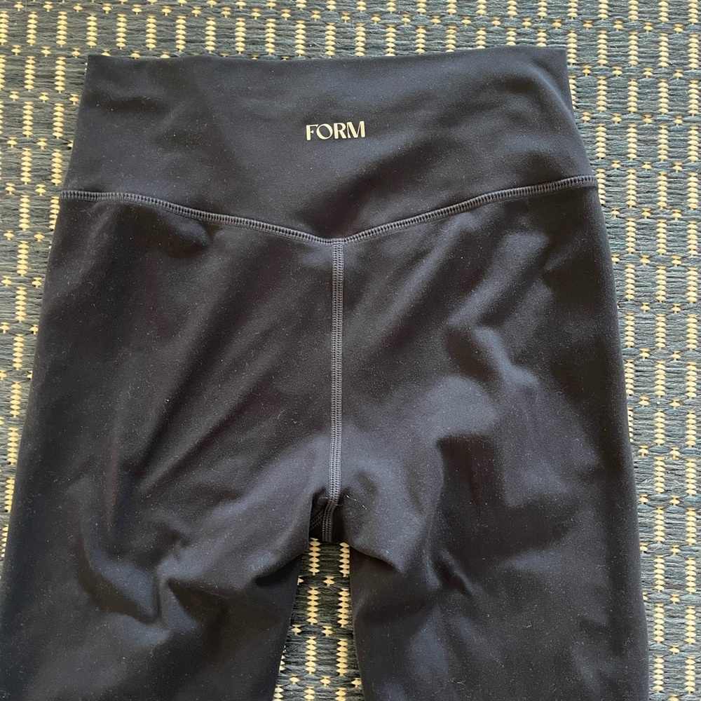 FORM High-Waist Black Leggings